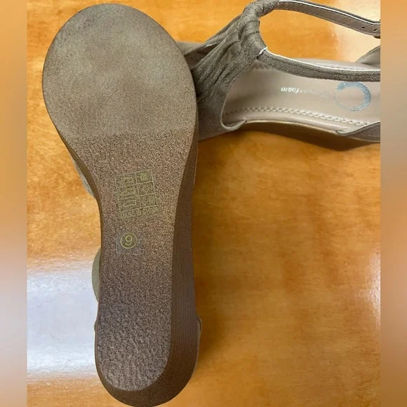 Journee Women’s Wedge Peep Toe Sandals - NIB - Picture 7 of 7